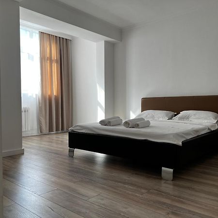 Hyat Apartment Бишкек Екстериор снимка