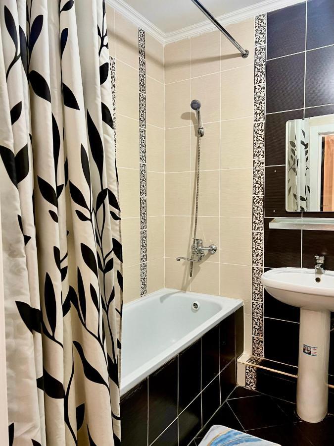 Hyat Apartment Бишкек Екстериор снимка