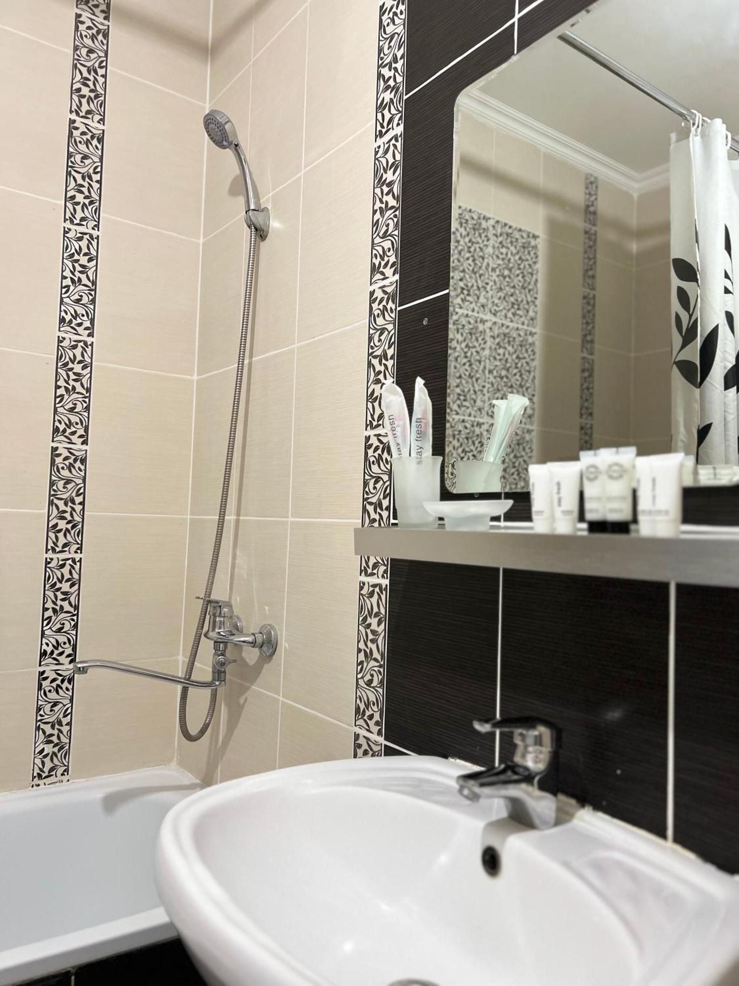 Hyat Apartment Бишкек Екстериор снимка