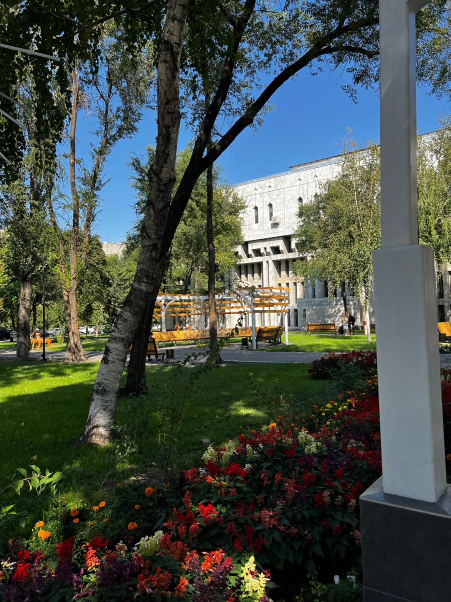 Hyat Apartment Бишкек Екстериор снимка